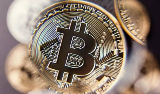 比特币：首个去中心化加密货币，关键特点有哪些？