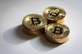 比特币介绍：去中心化数字货币及价格波动与国内购买途径