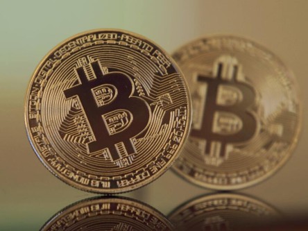 比特币价格波动解析：全球市场需求与去中心化交易如何影响数字货币行情