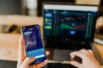 比特币（BTC）是什么？揭秘去中心化数字货币的起源与区块链技术